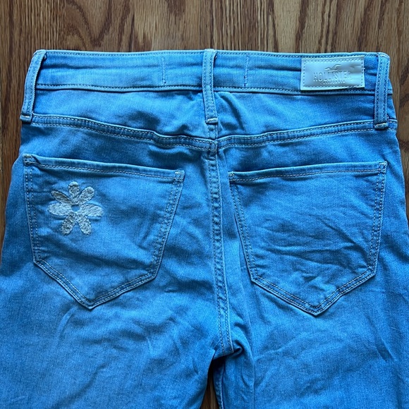 Hollister Floral Bell Bottom Jeans - Picture 4 of 4